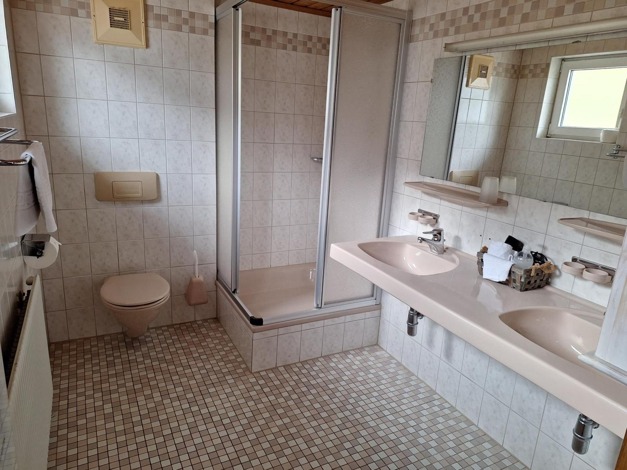 Berggasthof Schwaigerhof Haus im Ennstal Room photo